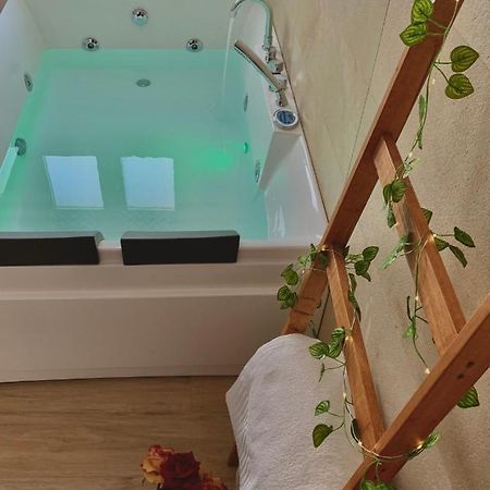 Casa Alera Con Idromassaggio Villa Lecce Ngoại thất bức ảnh